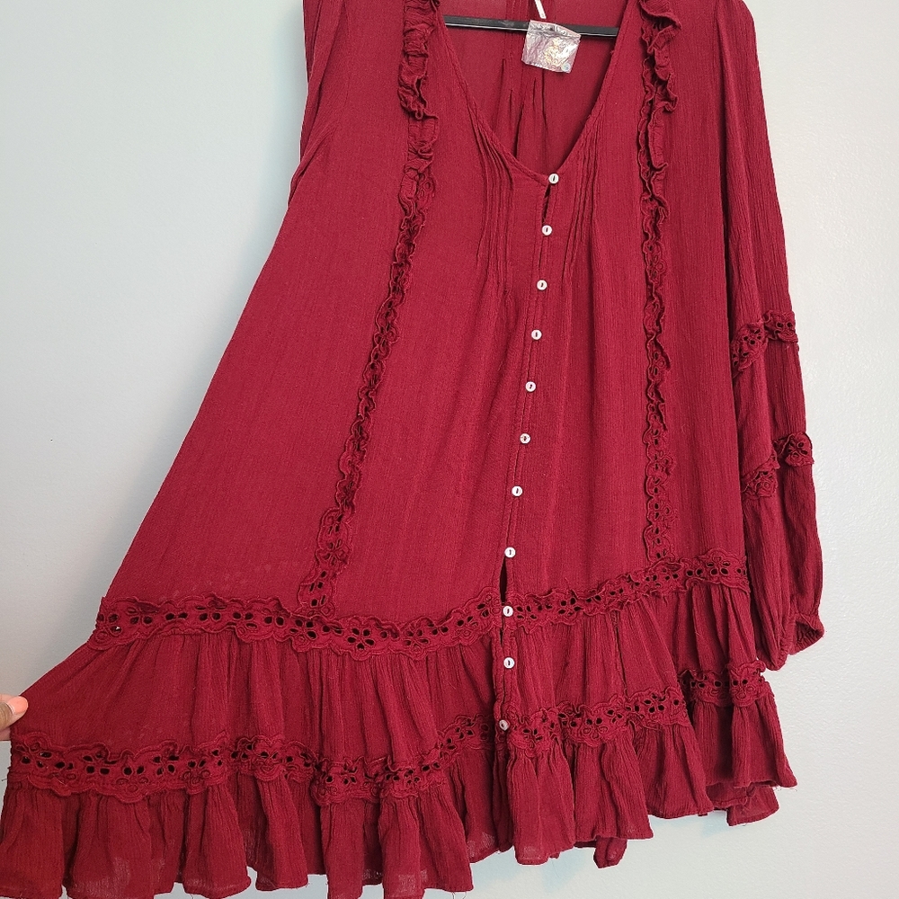 Free People Snow Angel Ruffle Eyelet V-neck Boho Bohemian Mini Dress in Wine - Picture 9 of 12